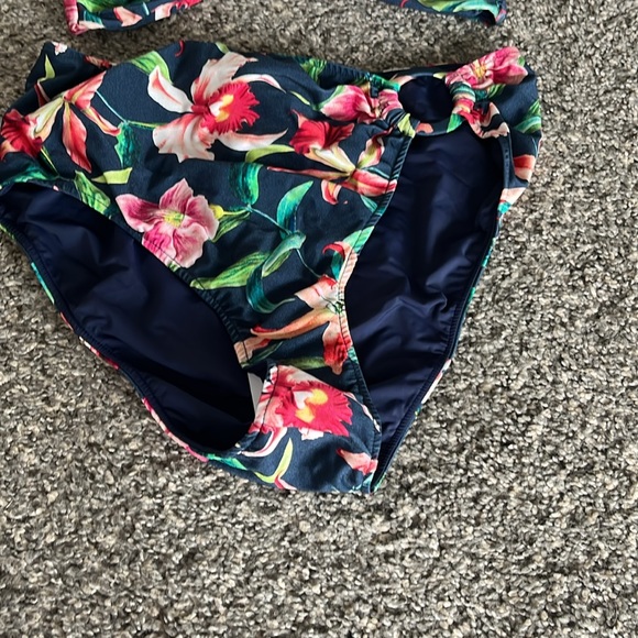 PatBo Laelia top and bottom Bikini set NWt size Large - Picture 4 of 8